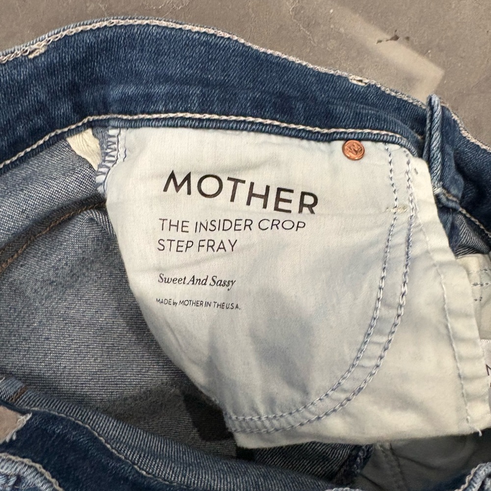 Mother The Insider Crop Step Fray Sweet And Sassy 25 X 25 Blue Jeans - Picture 4 of 4